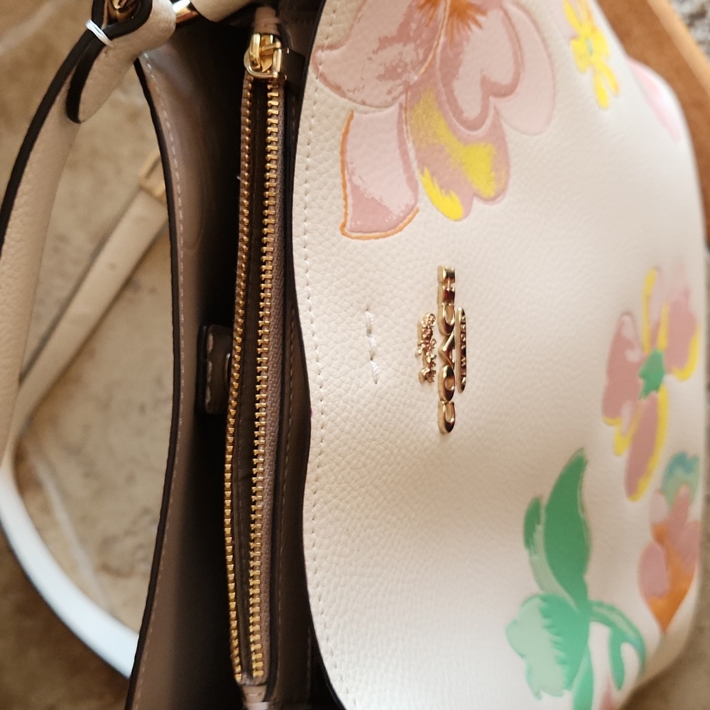 Coach Cream With Dreamy Floral Print Bucket Bag - Picture 7 of 15